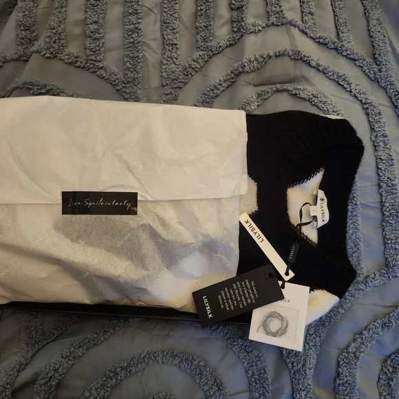 BRAND NEW in Gift Box With Tags Womens LilySilk Round Neck Argyle Sweater Large - Picture 4 of 12